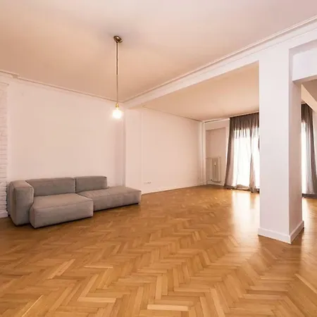 Apartment Designer In The Heart Of